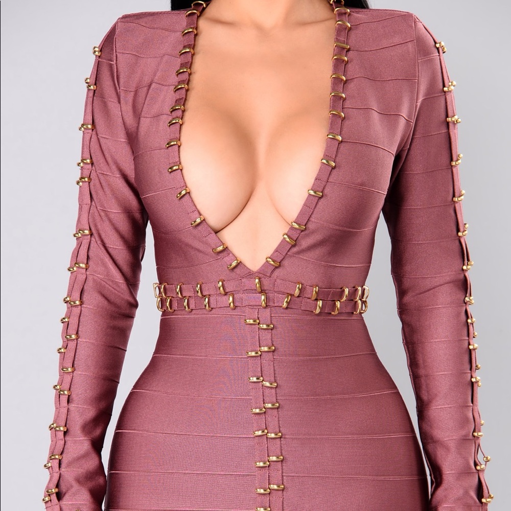 Fashion Nova mauve stretchy dress - Picture 1 of 3